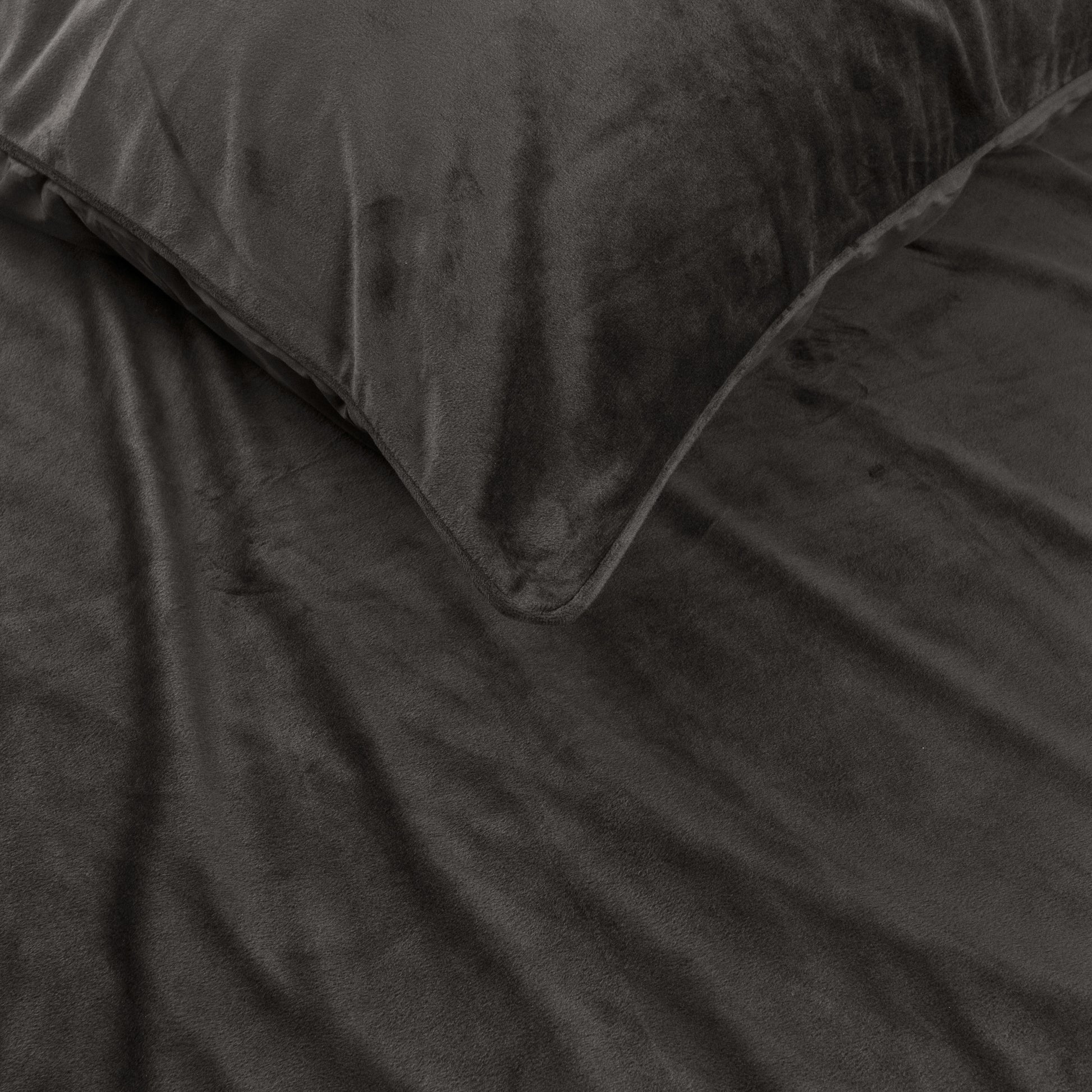 Velvet Piping Deep