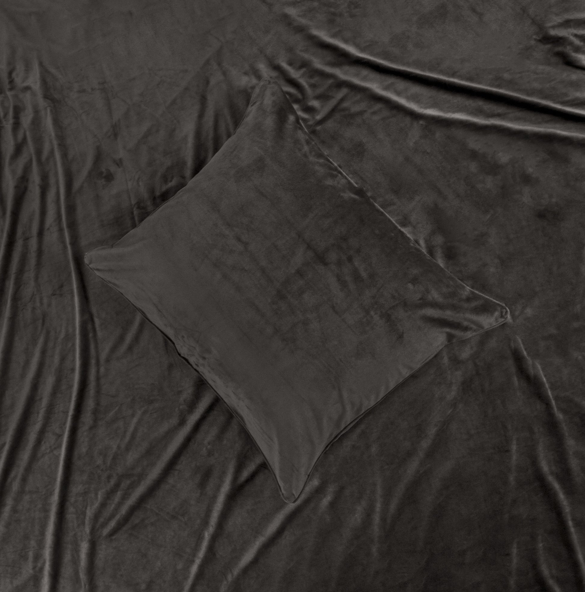 Velvet Piping Deep