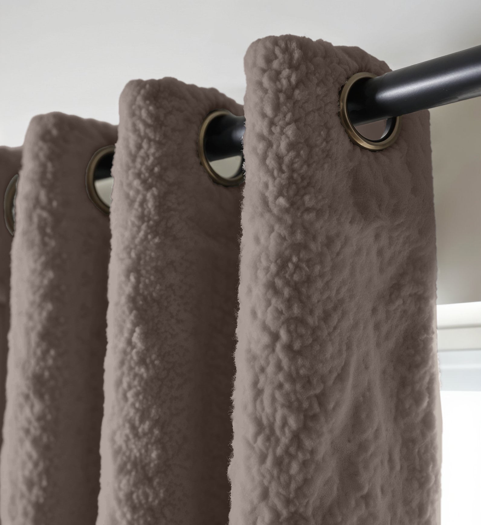 Teddy Gordijnen Black Out Ringen