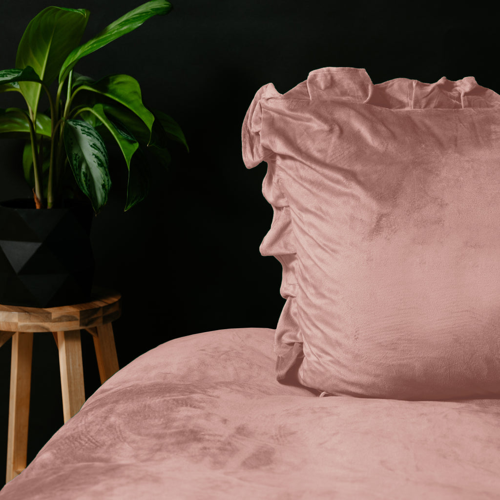 Velvet Ruffles Oud