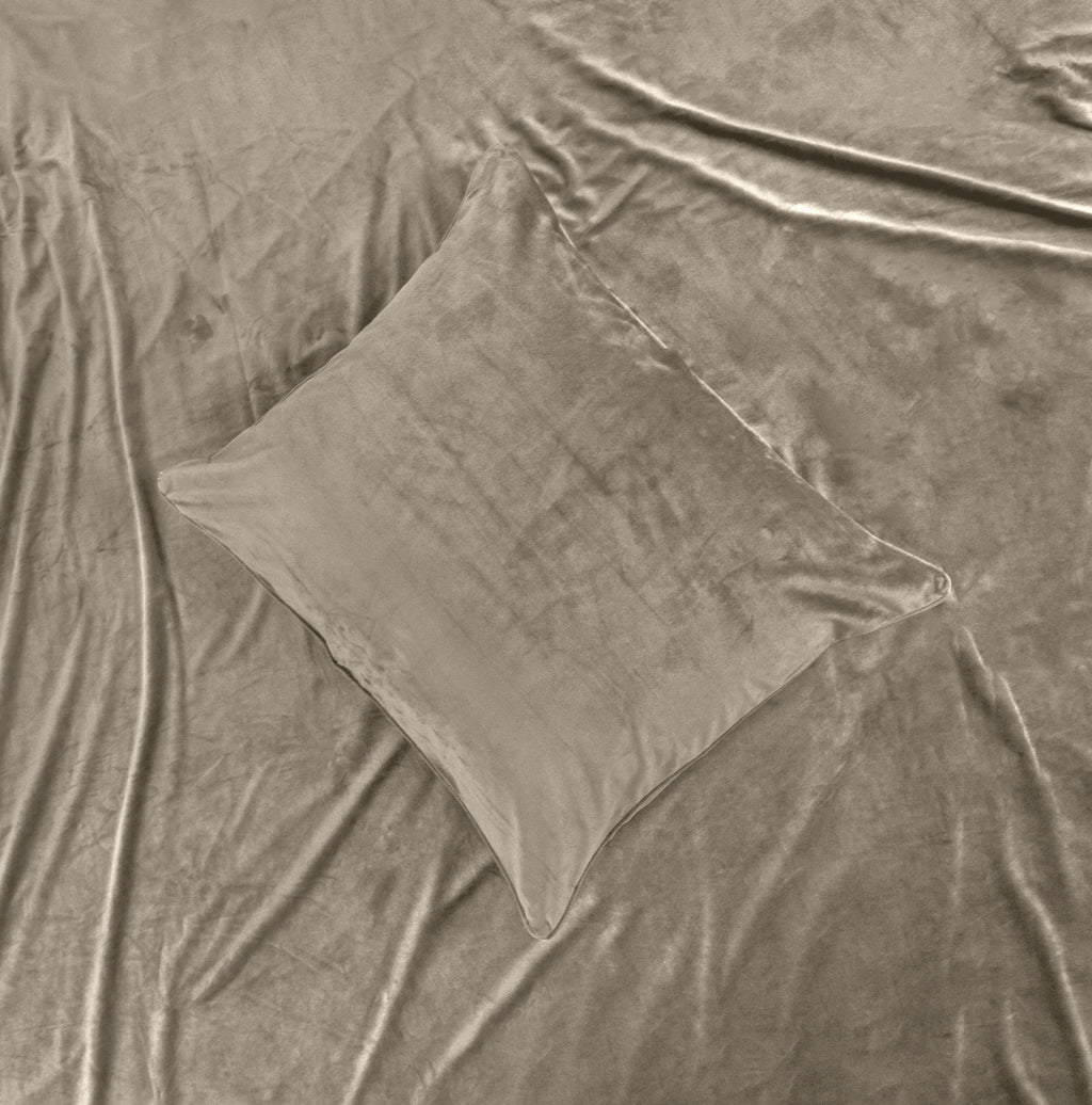 Velvet Piping