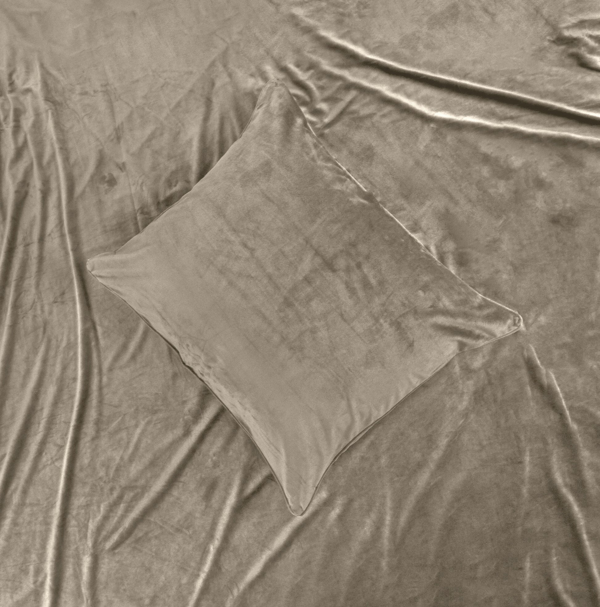 Velvet Piping