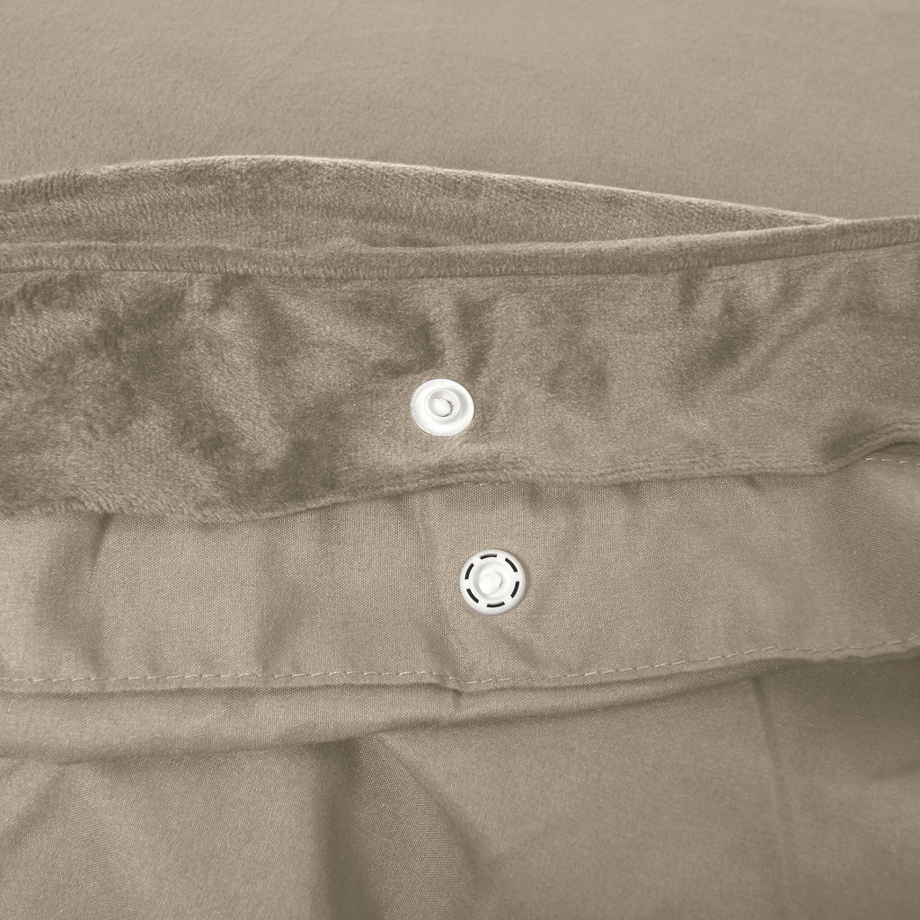 Velvet Piping